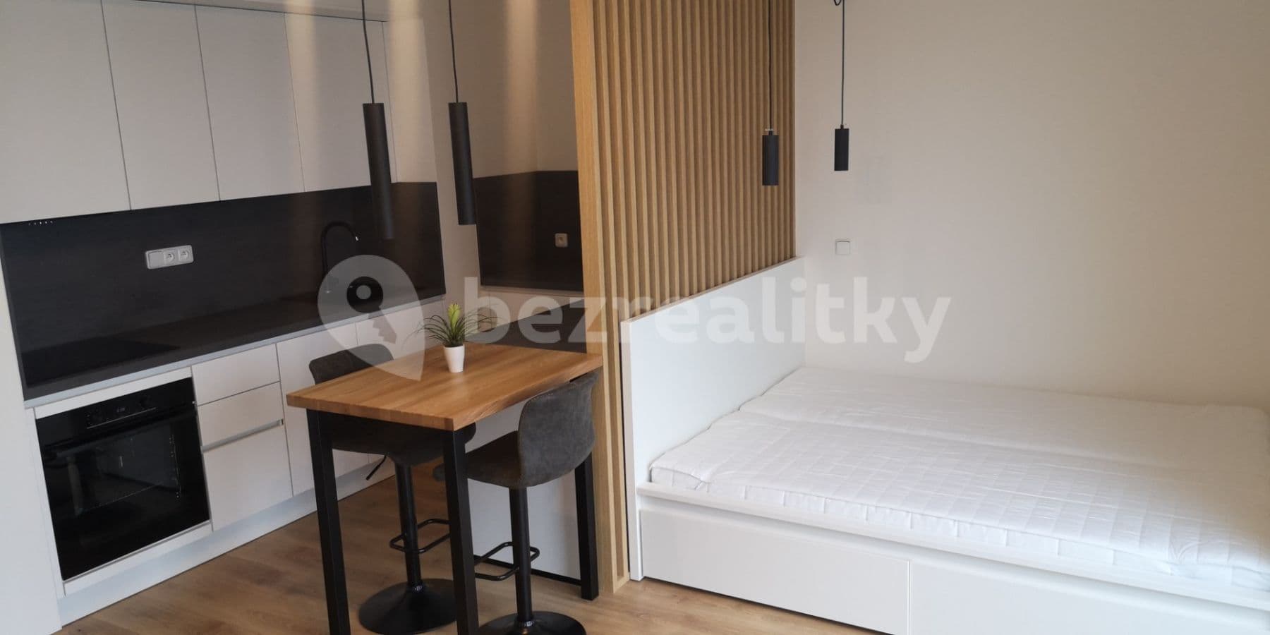 Prenájom bytu 1-izbový 31 m², Heřmanická, Praha, Praha Prenájom bytu 1-izbový 31 m², Heřmanická, Praha, Praha