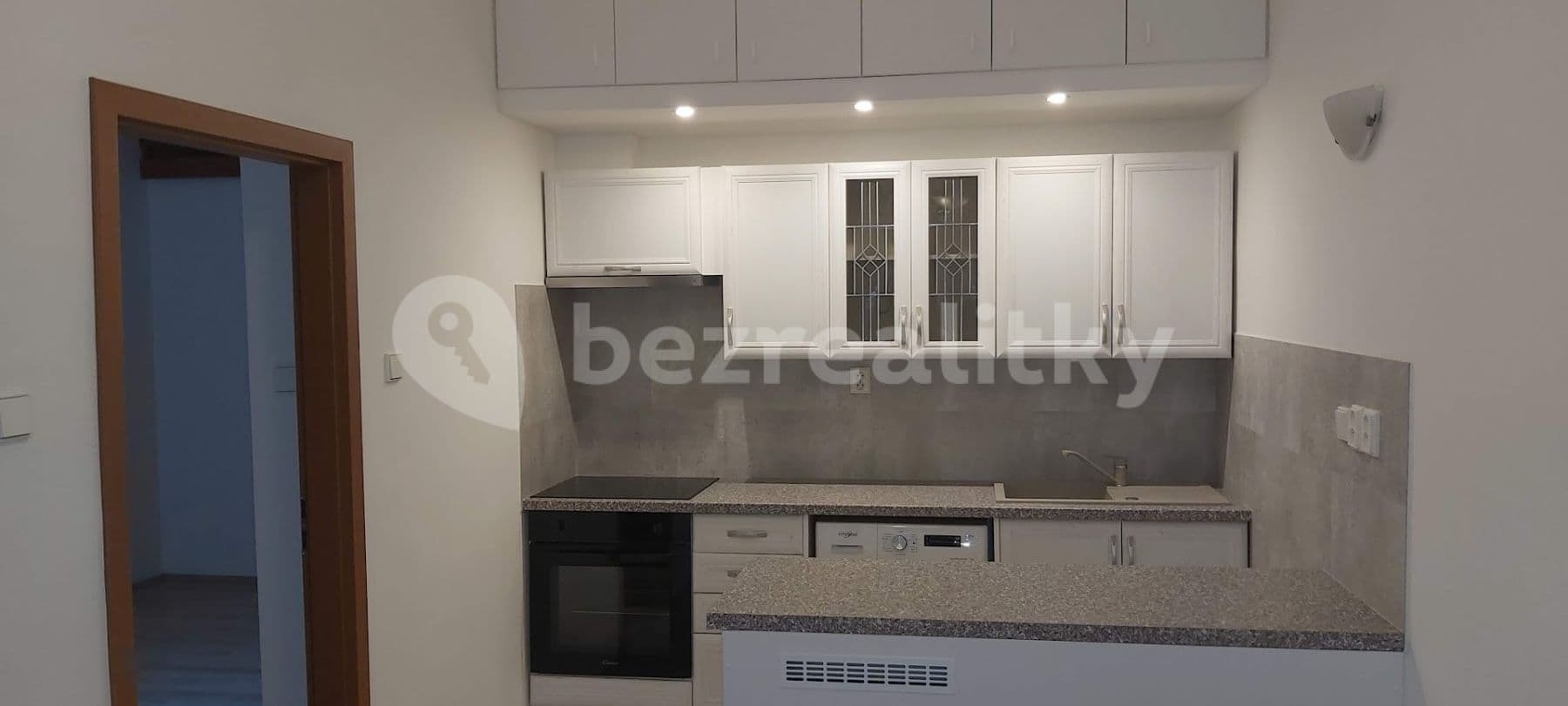 Prenájom bytu 1-izbový 35 m², Americká, Praha, Praha Prenájom bytu 1-izbový 35 m², Americká, Praha, Praha