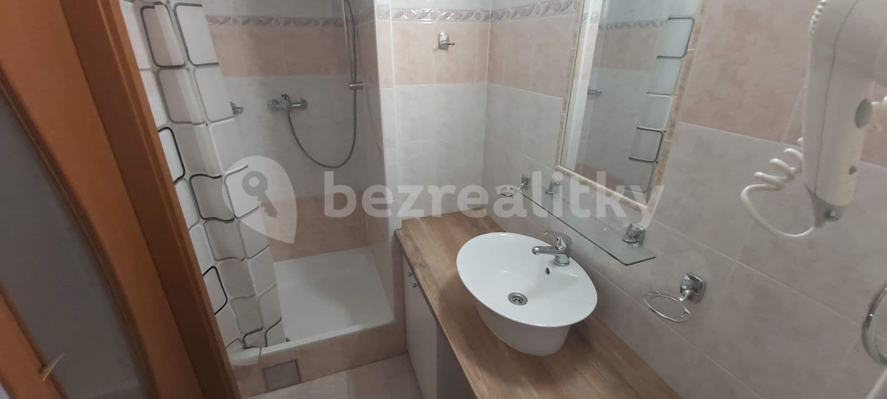 Prenájom bytu 1-izbový 35 m², Americká, Praha, Praha Prenájom bytu 1-izbový 35 m², Americká, Praha, Praha