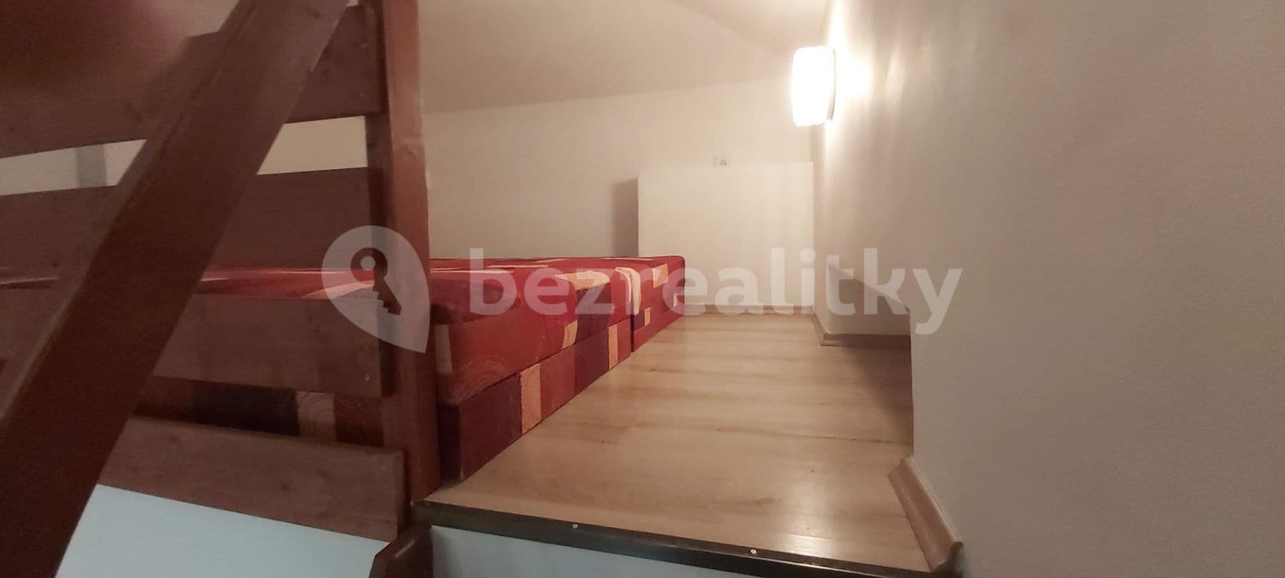 Prenájom bytu 1-izbový 35 m², Americká, Praha, Praha Prenájom bytu 1-izbový 35 m², Americká, Praha, Praha