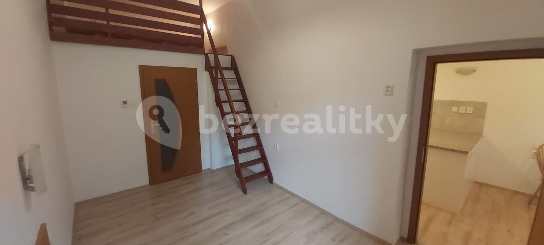 Prenájom bytu 1-izbový 35 m², Americká, Praha, Praha Prenájom bytu 1-izbový 35 m², Americká, Praha, Praha