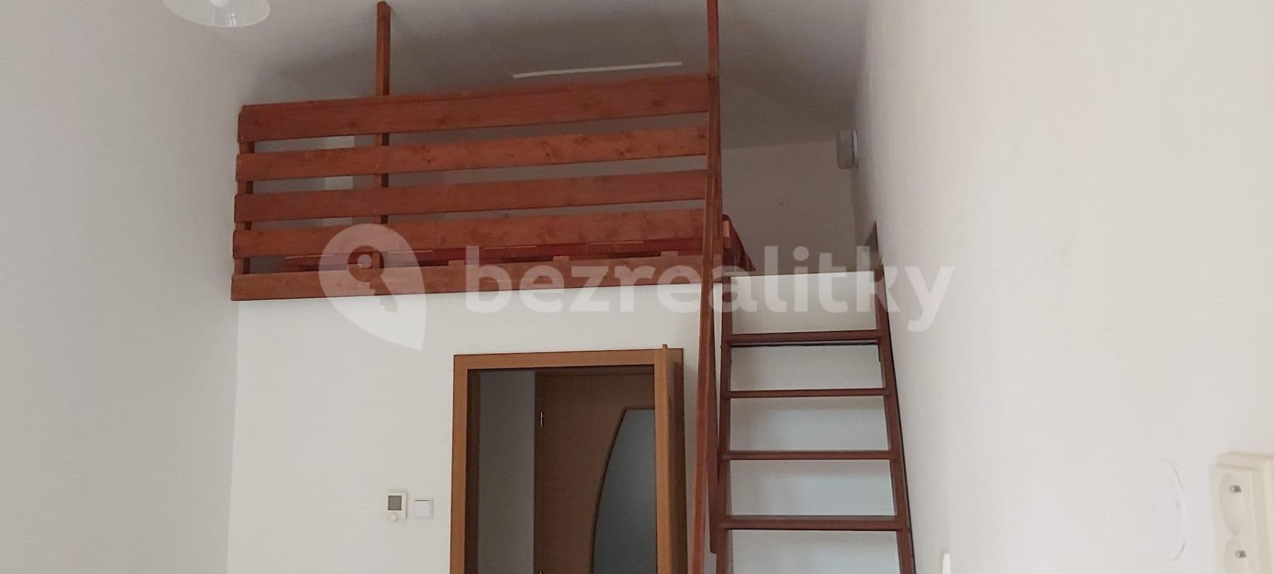 Prenájom bytu 1-izbový 35 m², Americká, Praha, Praha Prenájom bytu 1-izbový 35 m², Americká, Praha, Praha