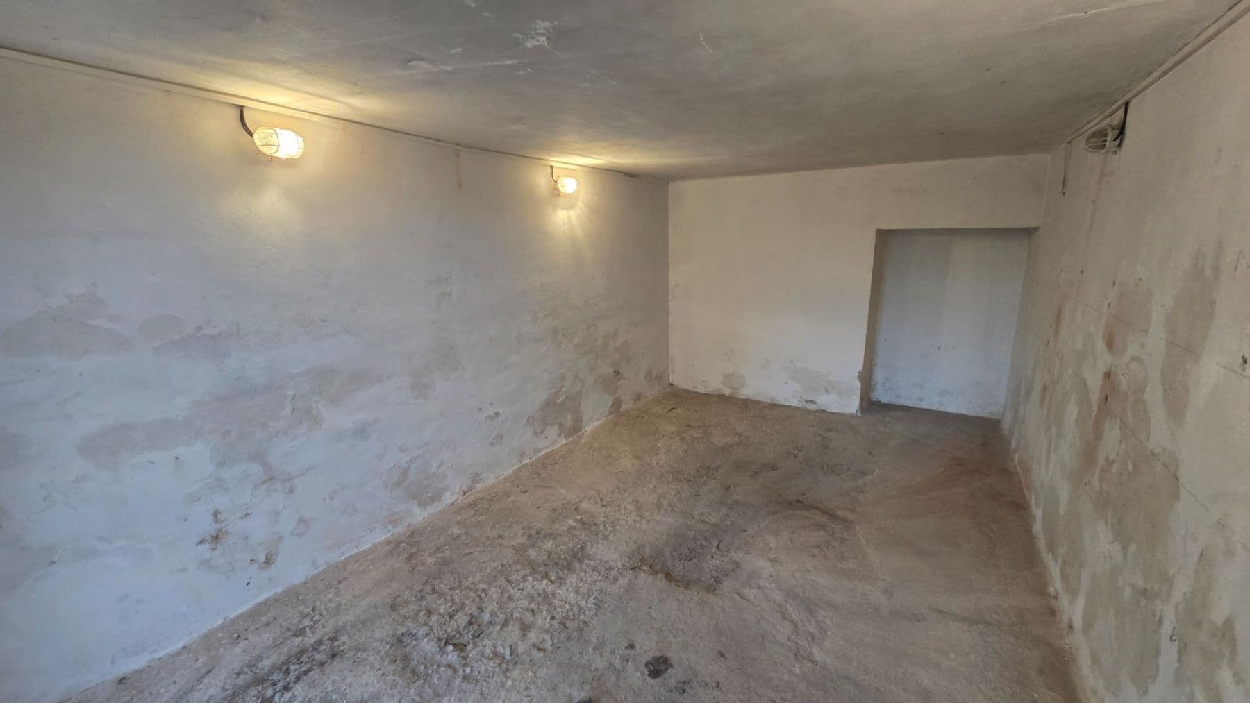 Prenájom garáže 32 m², Nad Malým mýtem, Praha, Praha Prenájom garáže 32 m², Nad Malým mýtem, Praha, Praha