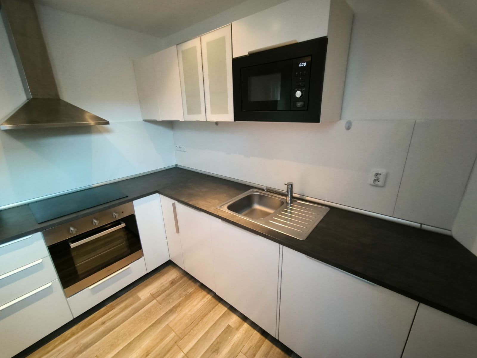 Prenájom bytu 1-izbový 46 m², Masarykovo náměstí, Brandýs nad Labem-Stará Boleslav, Středočeský kraj Prenájom bytu 1-izbový 46 m², Masarykovo náměstí, Brandýs nad Labem-Stará Boleslav, Středočeský kraj