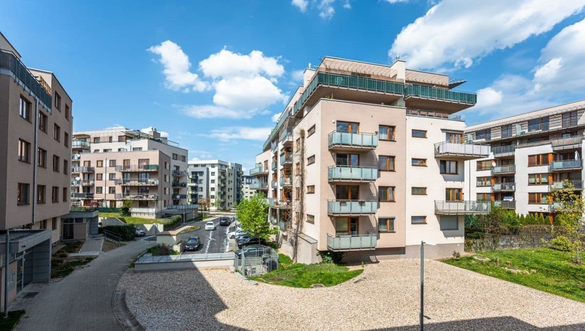 Prenájom bytu 2-izbový 58 m², Bratislavská, Praha, Praha Prenájom bytu 2-izbový 58 m², Bratislavská, Praha, Praha
