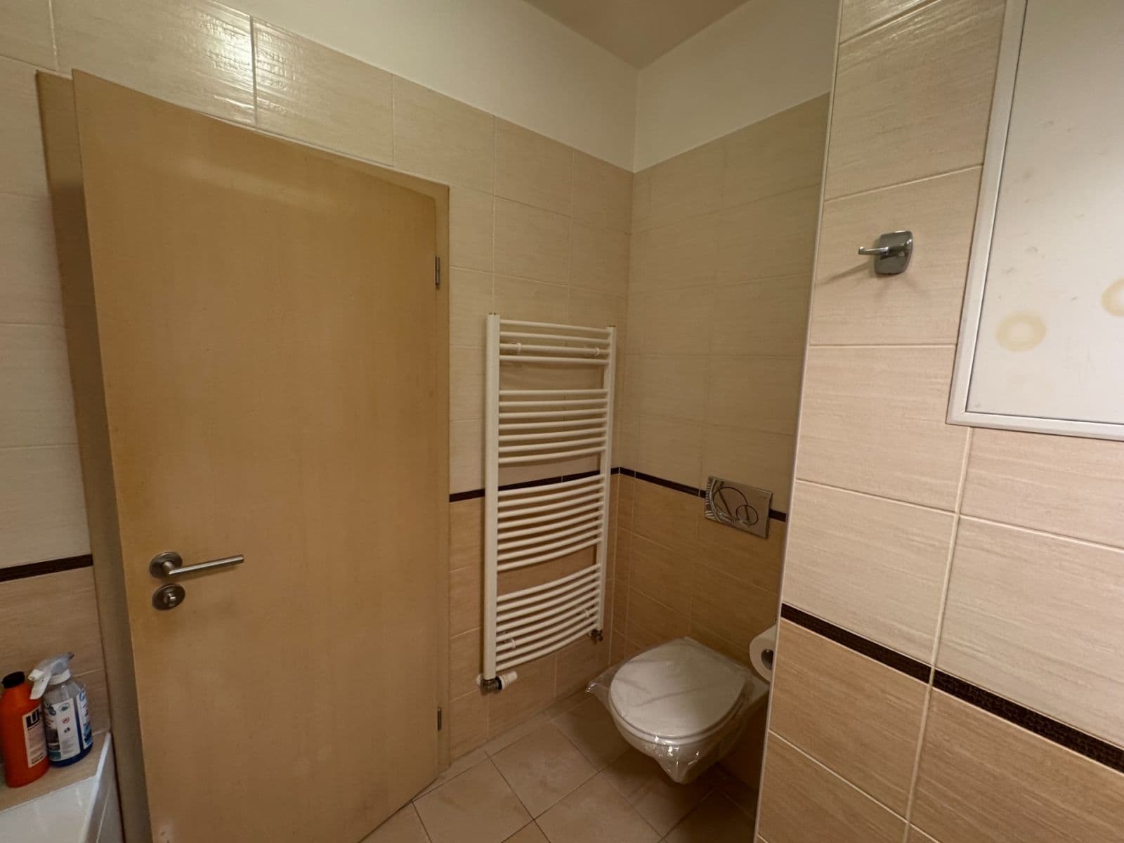 Prenájom bytu 2-izbový 58 m², Bratislavská, Praha, Praha Prenájom bytu 2-izbový 58 m², Bratislavská, Praha, Praha