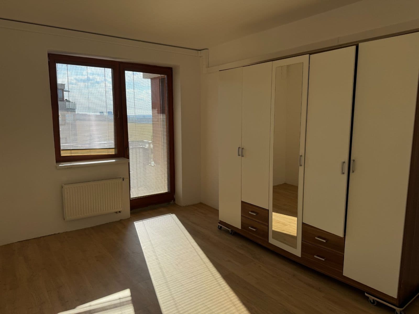 Prenájom bytu 2-izbový 58 m², Bratislavská, Praha, Praha Prenájom bytu 2-izbový 58 m², Bratislavská, Praha, Praha