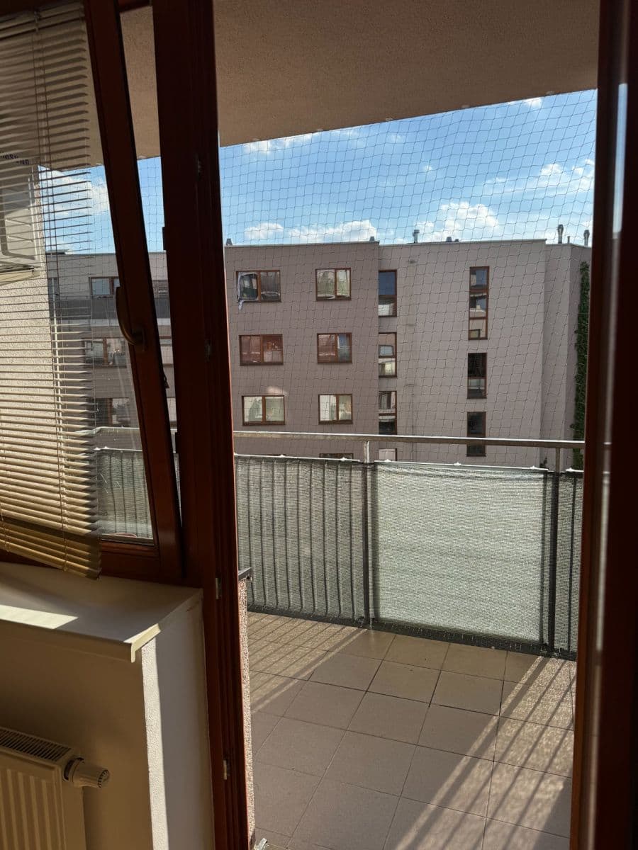 Prenájom bytu 2-izbový 58 m², Bratislavská, Praha, Praha Prenájom bytu 2-izbový 58 m², Bratislavská, Praha, Praha