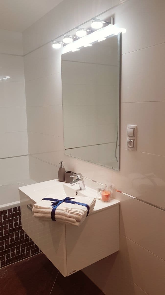 Prenájom bytu 85 m², Olšanská d, Praha, Praha Prenájom bytu 85 m², Olšanská d, Praha, Praha