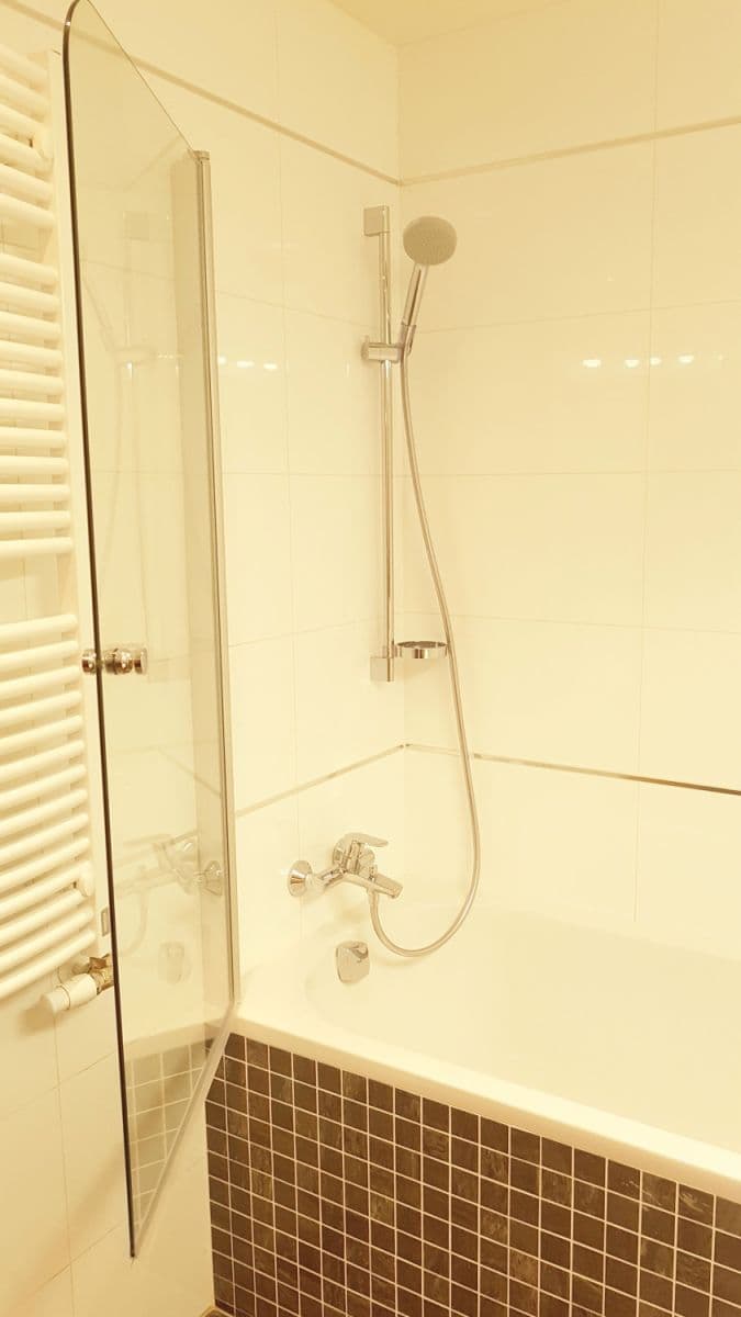 Prenájom bytu 85 m², Olšanská d, Praha, Praha Prenájom bytu 85 m², Olšanská d, Praha, Praha