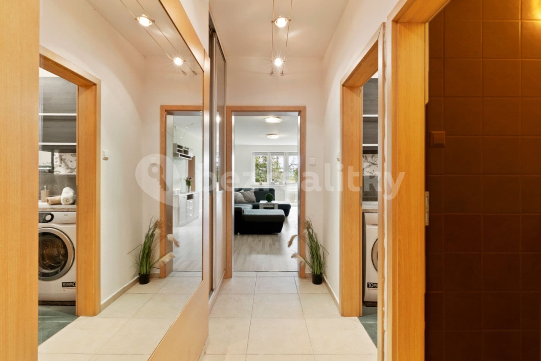 Prenájom bytu 3-izbový 83 m², Nádvorní, Liberec, Liberecký kraj Prenájom bytu 3-izbový 83 m², Nádvorní, Liberec, Liberecký kraj