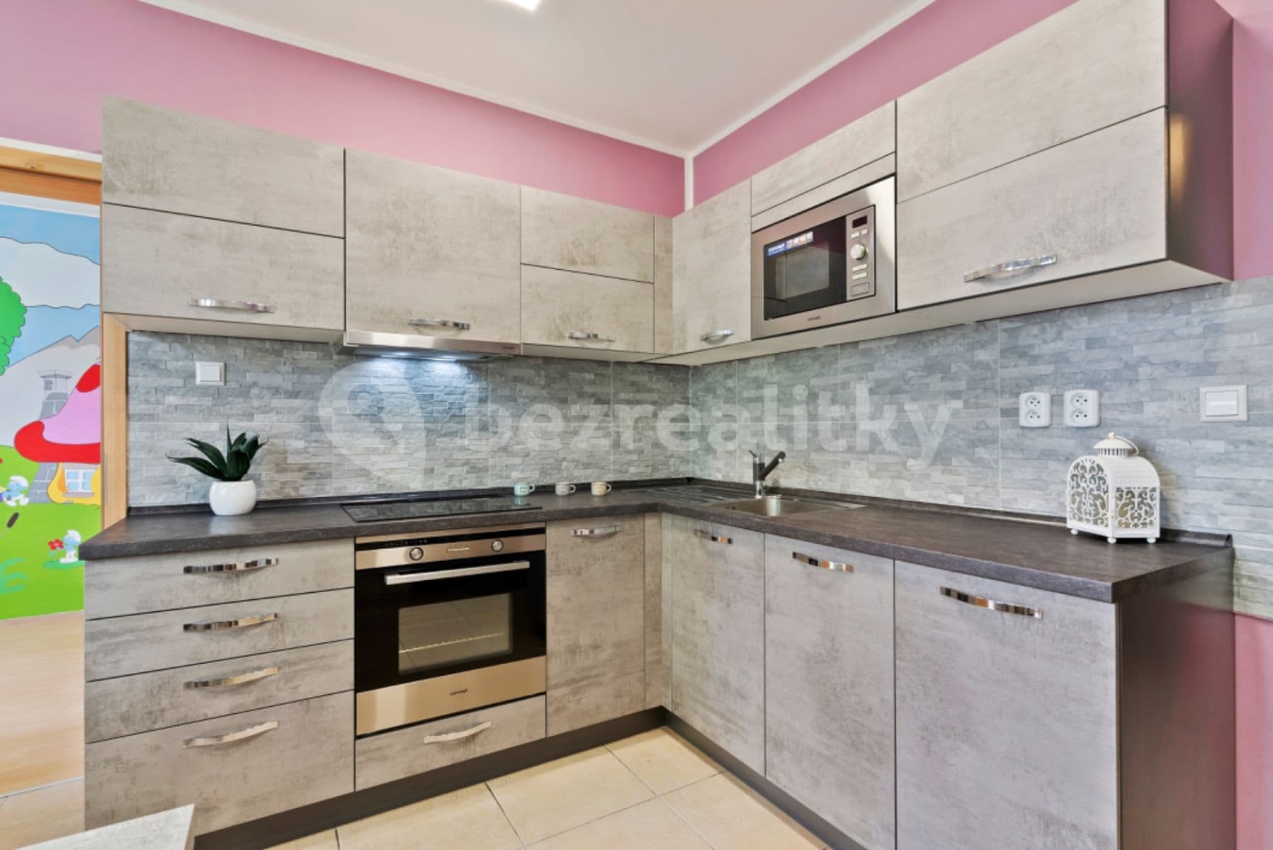 Prenájom bytu 3-izbový 83 m², Nádvorní, Liberec, Liberecký kraj Prenájom bytu 3-izbový 83 m², Nádvorní, Liberec, Liberecký kraj