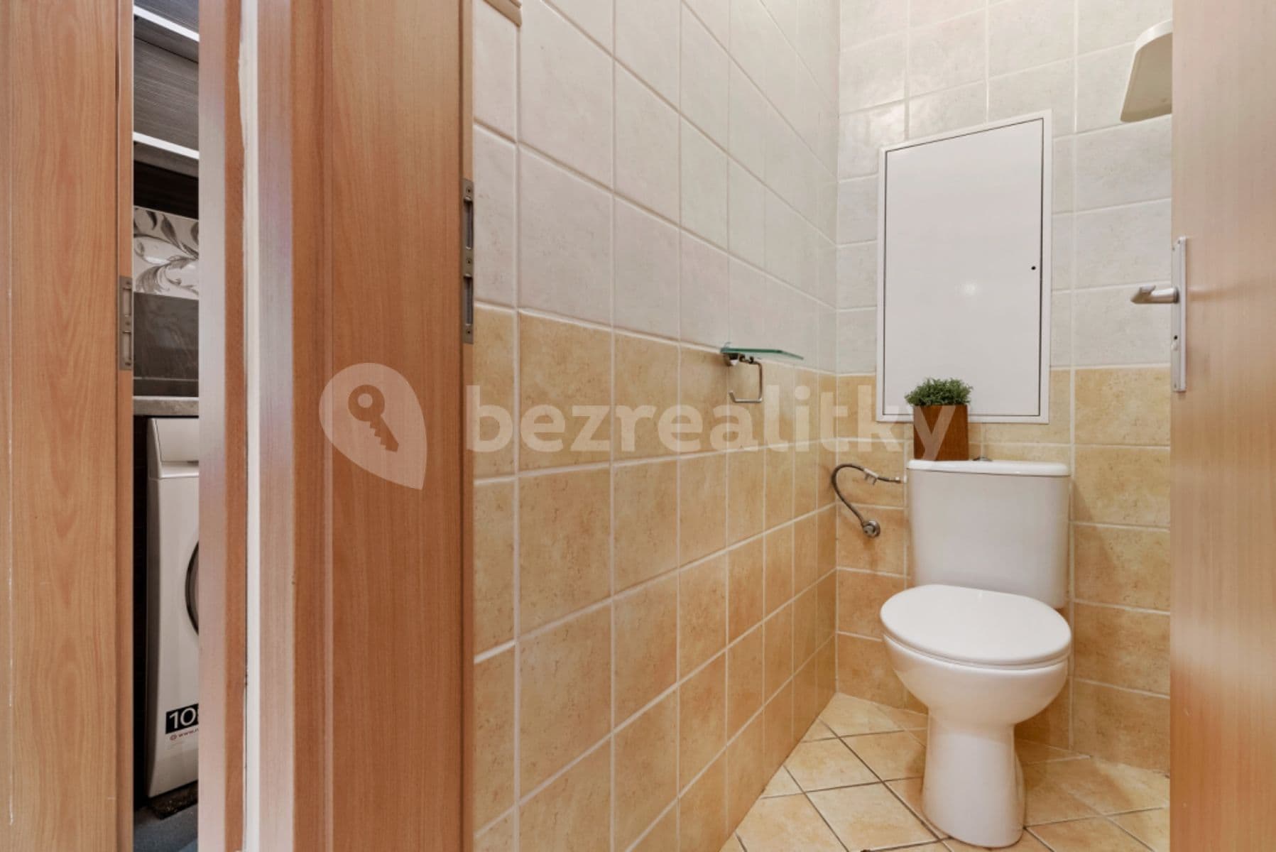 Prenájom bytu 3-izbový 83 m², Nádvorní, Liberec, Liberecký kraj Prenájom bytu 3-izbový 83 m², Nádvorní, Liberec, Liberecký kraj