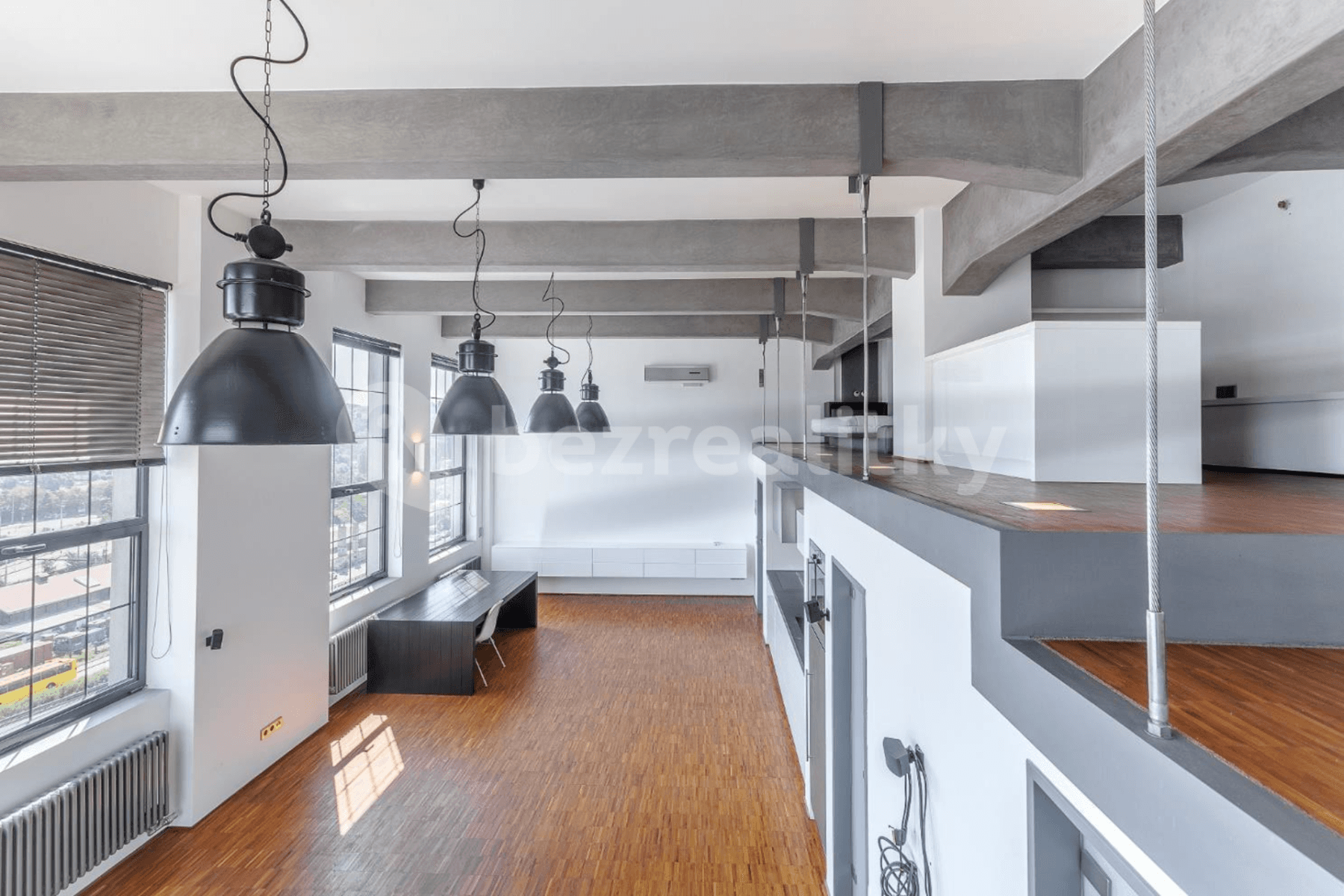 Prenájom bytu 1-izbový 114 m², Křížová, Praha, Praha Prenájom bytu 1-izbový 114 m², Křížová, Praha, Praha