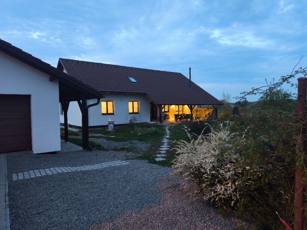 Predaj domu 320 m², pozemek 2.223 m², Horčápsko, Středočeský kraj Predaj domu 320 m², pozemek 2.223 m², Horčápsko, Středočeský kraj