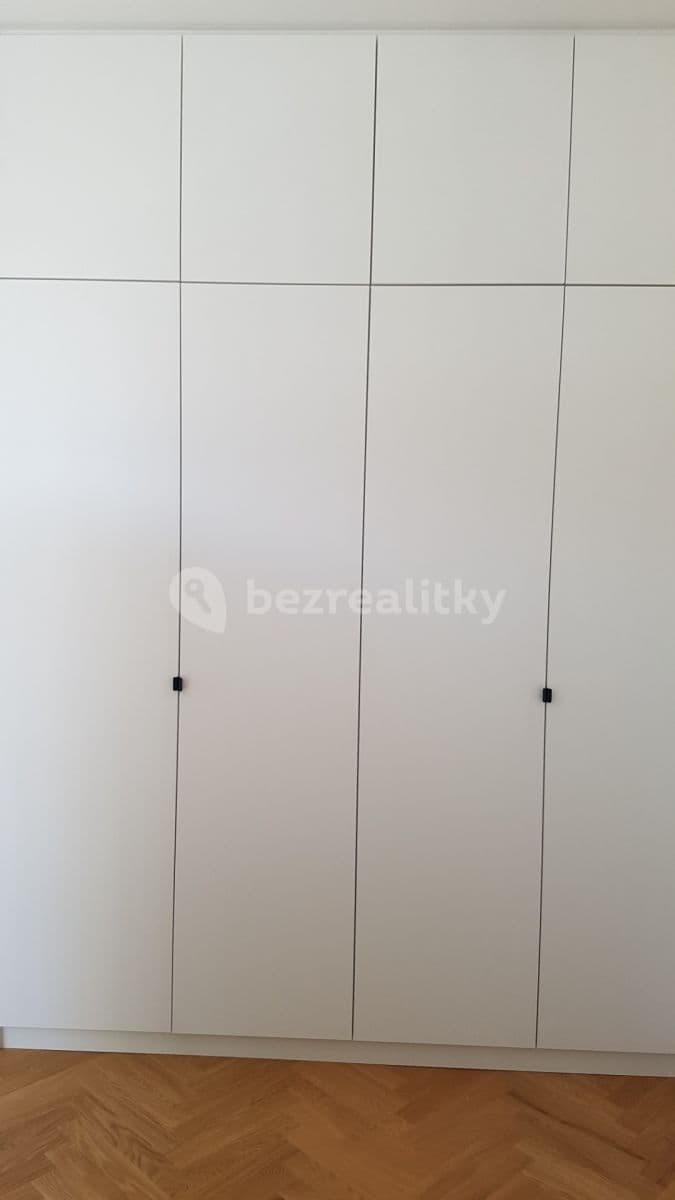 Prenájom bytu 1-izbový 52 m², Charlese de Gaulla, Praha, Praha Prenájom bytu 1-izbový 52 m², Charlese de Gaulla, Praha, Praha