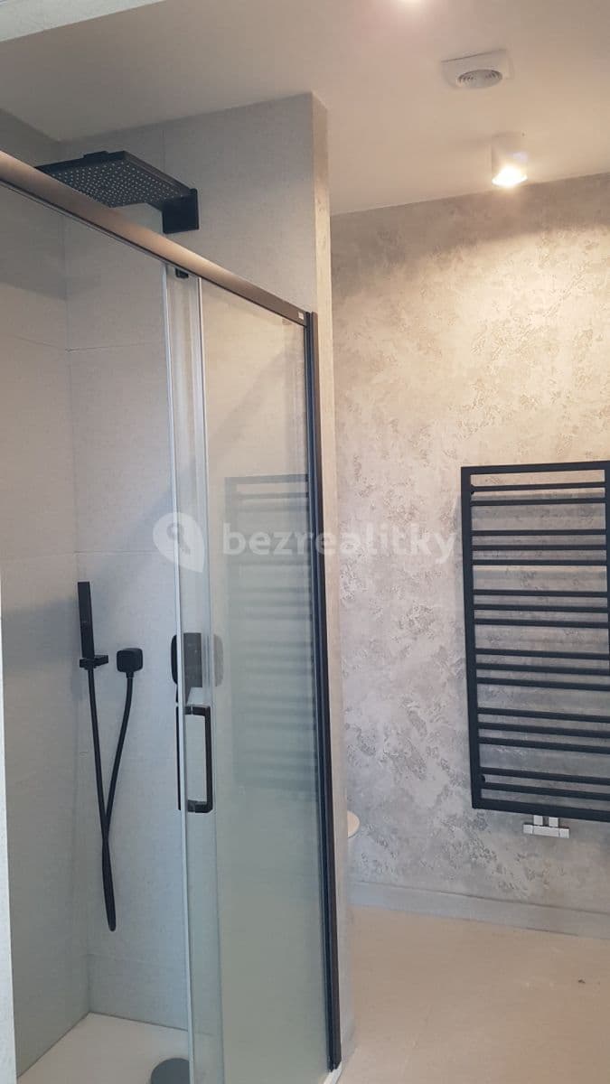 Prenájom bytu 1-izbový 52 m², Charlese de Gaulla, Praha, Praha Prenájom bytu 1-izbový 52 m², Charlese de Gaulla, Praha, Praha