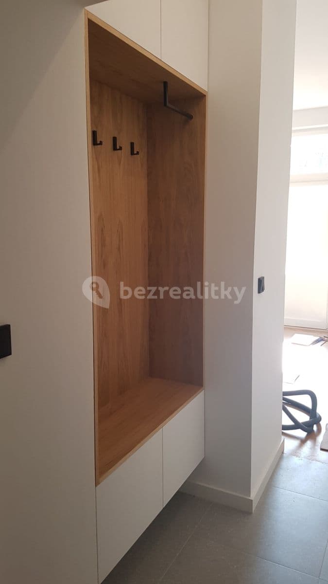 Prenájom bytu 1-izbový 52 m², Charlese de Gaulla, Praha, Praha Prenájom bytu 1-izbový 52 m², Charlese de Gaulla, Praha, Praha