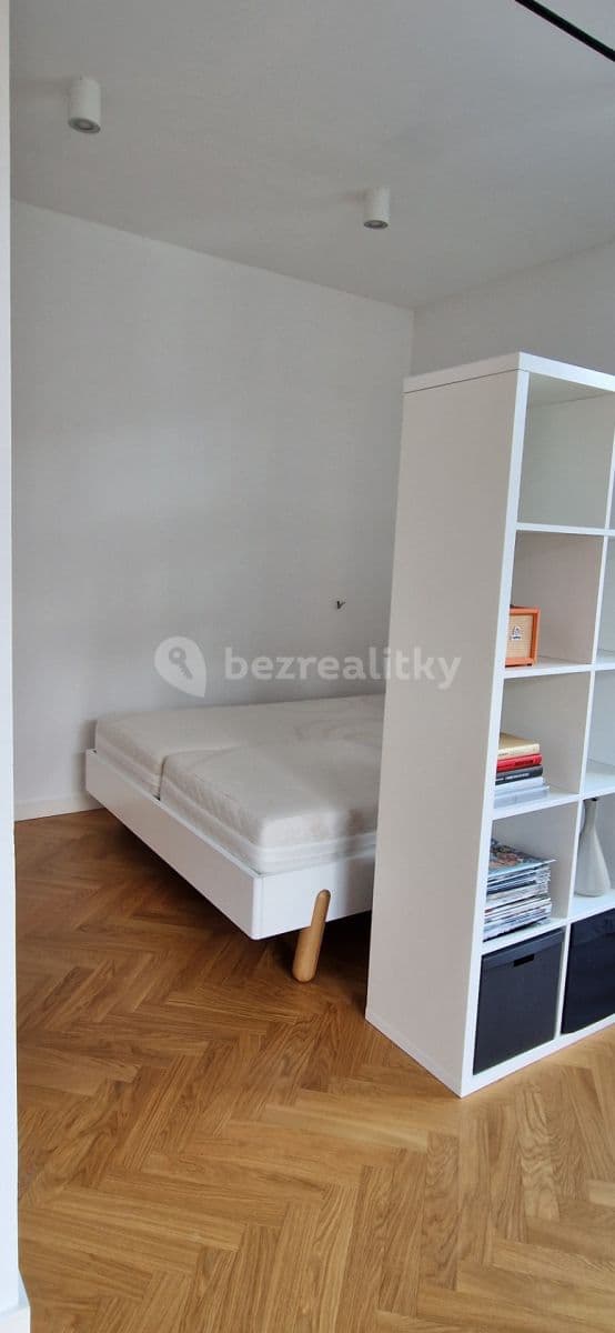 Prenájom bytu 1-izbový 52 m², Charlese de Gaulla, Praha, Praha Prenájom bytu 1-izbový 52 m², Charlese de Gaulla, Praha, Praha