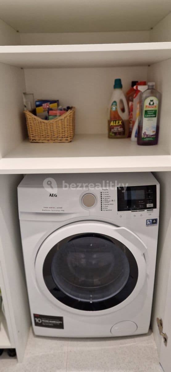 Prenájom bytu 1-izbový 52 m², Charlese de Gaulla, Praha, Praha Prenájom bytu 1-izbový 52 m², Charlese de Gaulla, Praha, Praha