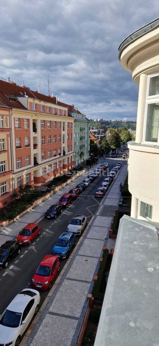 Prenájom bytu 1-izbový 52 m², Charlese de Gaulla, Praha, Praha Prenájom bytu 1-izbový 52 m², Charlese de Gaulla, Praha, Praha