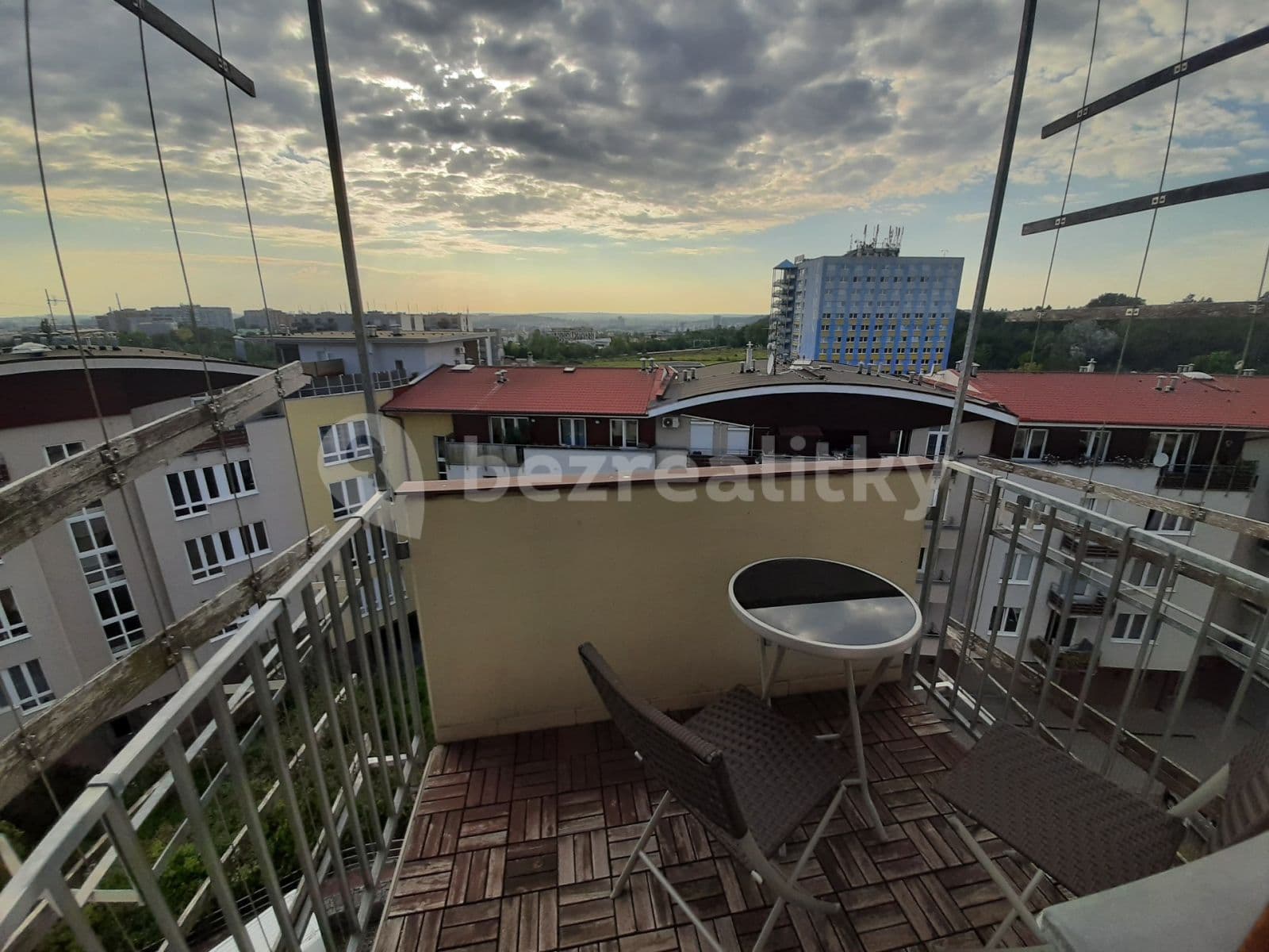 Prenájom bytu 1-izbový 43 m², Pelušková, Praha, Praha Prenájom bytu 1-izbový 43 m², Pelušková, Praha, Praha