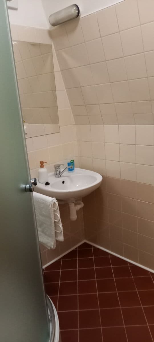 Predaj bytu 1-izbový 45 m², Moravská, Karlovy Vary, Karlovarský kraj Predaj bytu 1-izbový 45 m², Moravská, Karlovy Vary, Karlovarský kraj