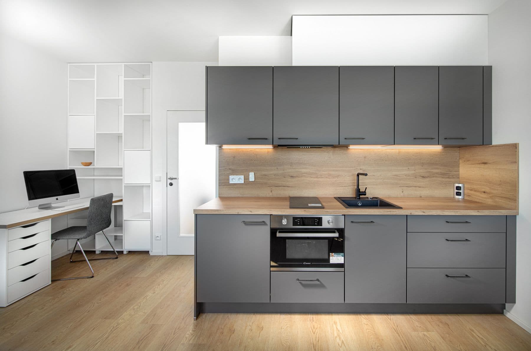 Prenájom bytu 1-izbový 27 m², Heřmanická, Praha, Praha Prenájom bytu 1-izbový 27 m², Heřmanická, Praha, Praha