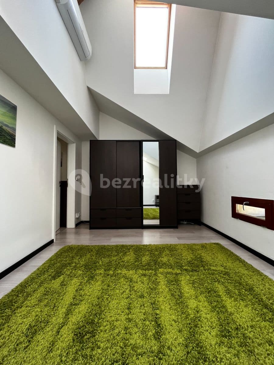 Prenájom bytu 3-izbový 80 m², Křenová, Brno, Jihomoravský kraj Prenájom bytu 3-izbový 80 m², Křenová, Brno, Jihomoravský kraj