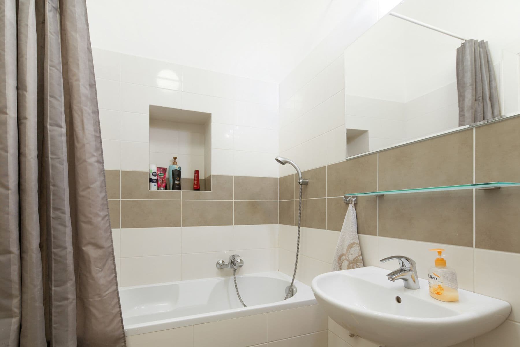 Prenájom bytu 89 m², Maiselova, Praha, Praha Prenájom bytu 89 m², Maiselova, Praha, Praha