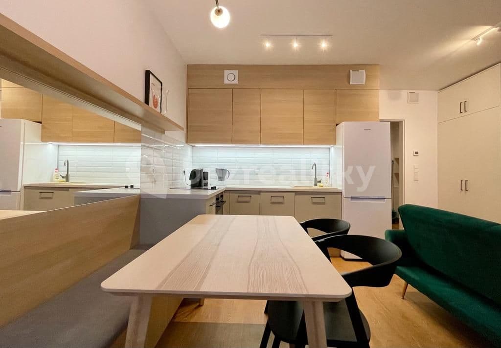 Prenájom bytu 1-izbový 40 m², U Pergamenky, Praha, Praha Prenájom bytu 1-izbový 40 m², U Pergamenky, Praha, Praha