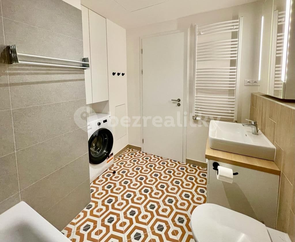 Prenájom bytu 1-izbový 40 m², U Pergamenky, Praha, Praha Prenájom bytu 1-izbový 40 m², U Pergamenky, Praha, Praha