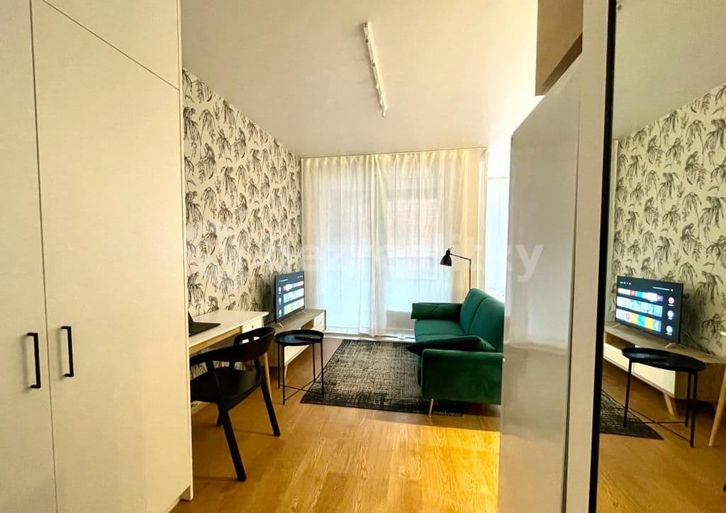 Prenájom bytu 1-izbový 40 m², U Pergamenky, Praha, Praha Prenájom bytu 1-izbový 40 m², U Pergamenky, Praha, Praha