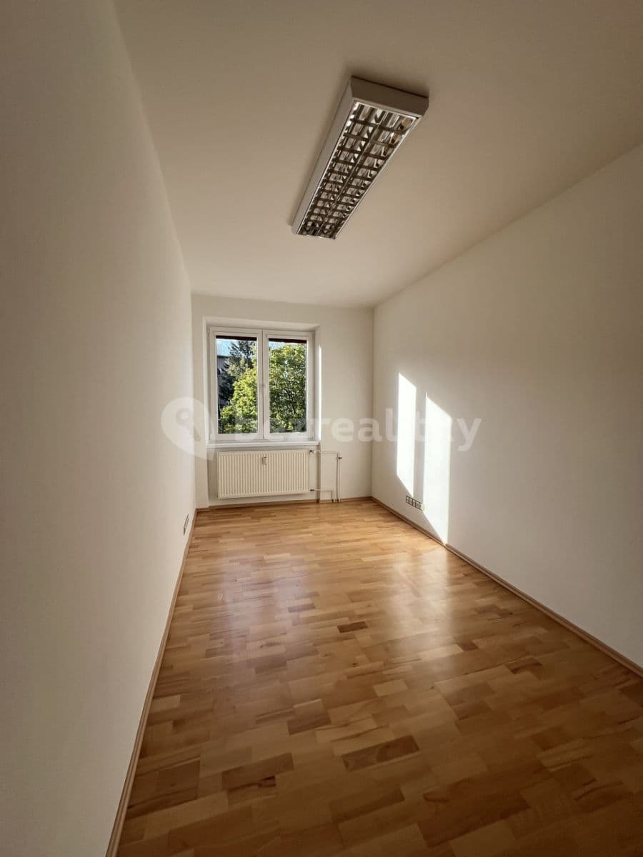 Prenájom bytu 3-izbový 65 m², Michelangelova, Praha, Praha Prenájom bytu 3-izbový 65 m², Michelangelova, Praha, Praha