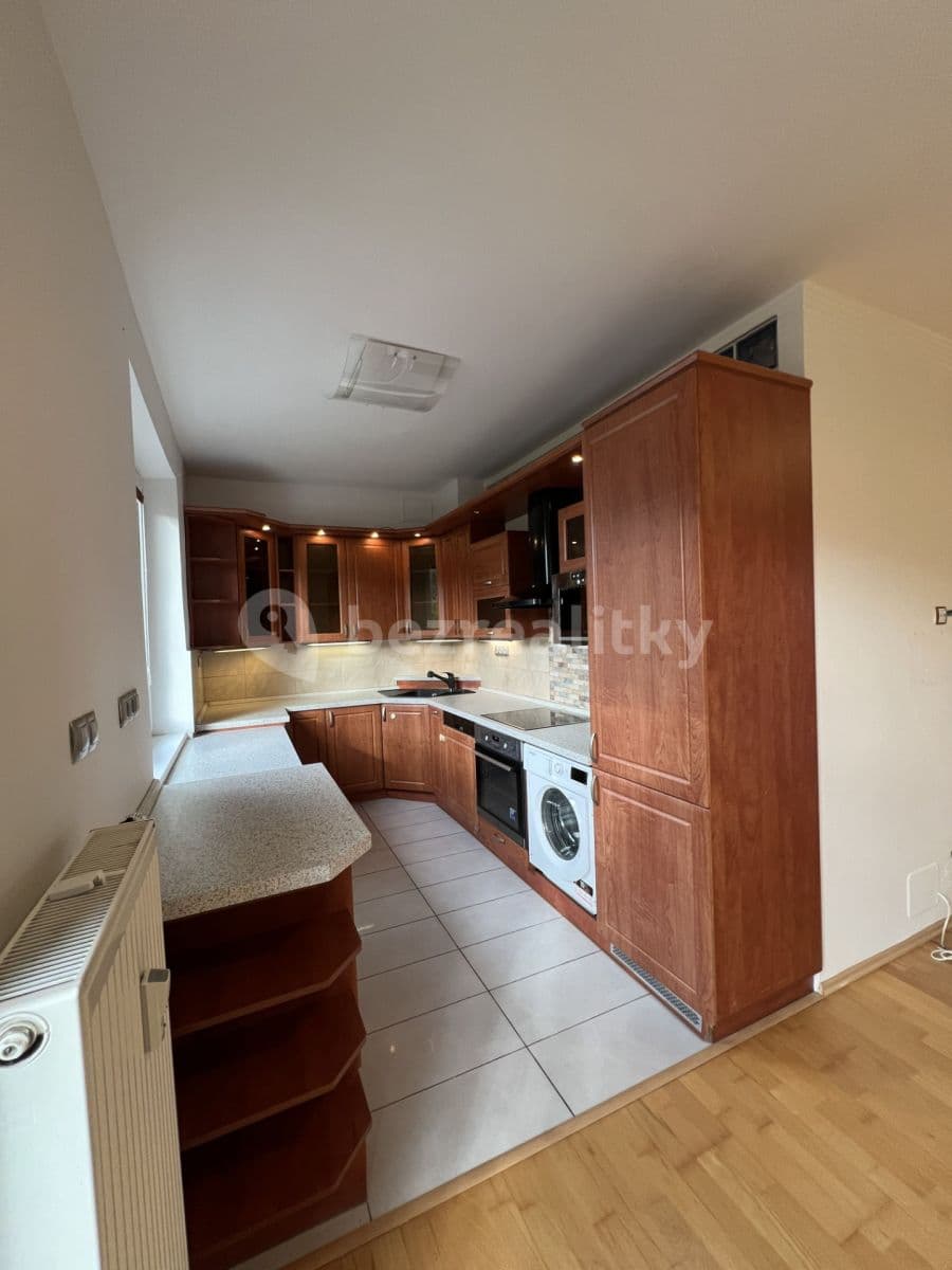 Prenájom bytu 3-izbový 65 m², Michelangelova, Praha, Praha Prenájom bytu 3-izbový 65 m², Michelangelova, Praha, Praha
