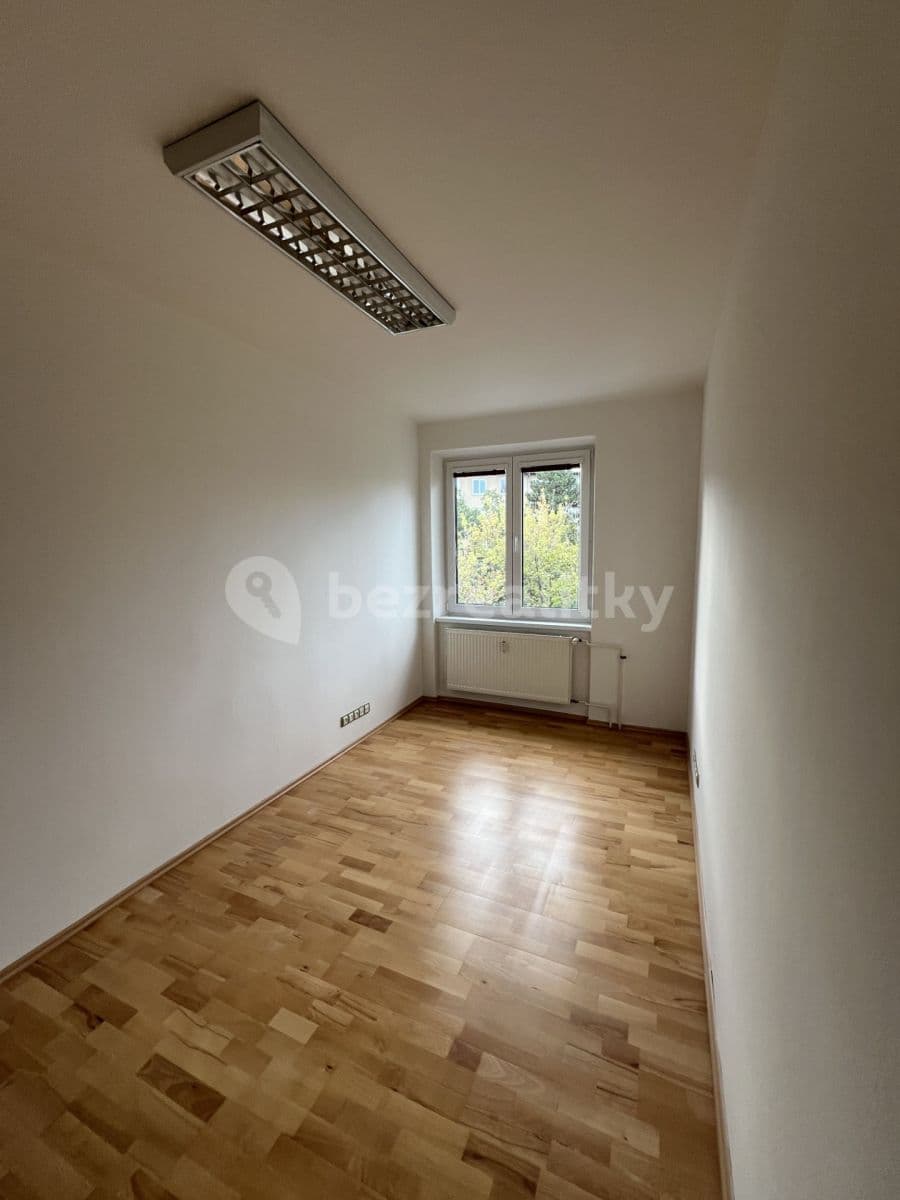 Prenájom bytu 3-izbový 65 m², Michelangelova, Praha, Praha Prenájom bytu 3-izbový 65 m², Michelangelova, Praha, Praha