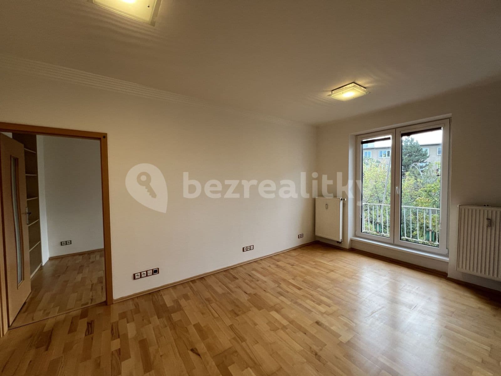 Prenájom bytu 3-izbový 65 m², Michelangelova, Praha, Praha Prenájom bytu 3-izbový 65 m², Michelangelova, Praha, Praha