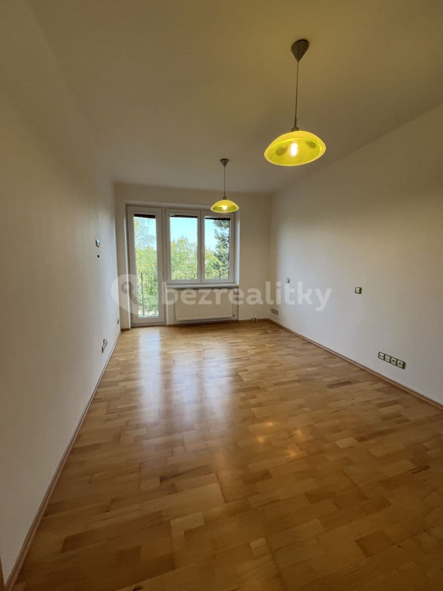 Prenájom bytu 3-izbový 65 m², Michelangelova, Praha, Praha Prenájom bytu 3-izbový 65 m², Michelangelova, Praha, Praha