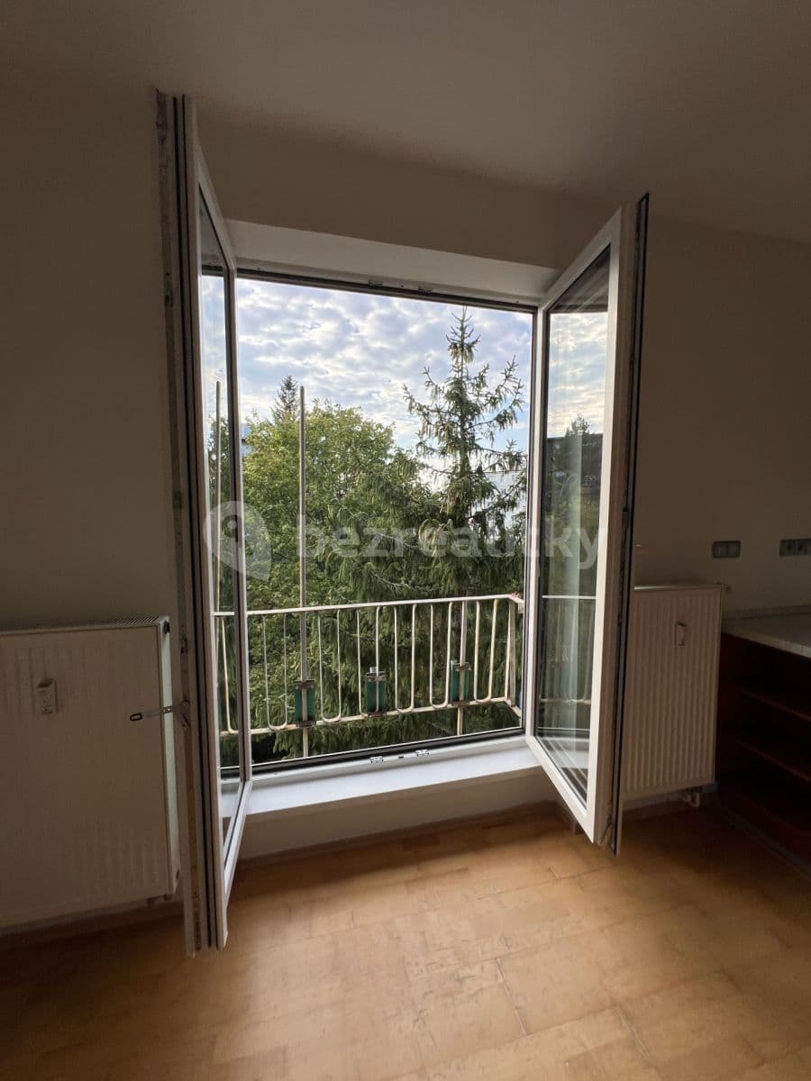 Prenájom bytu 3-izbový 65 m², Michelangelova, Praha, Praha Prenájom bytu 3-izbový 65 m², Michelangelova, Praha, Praha