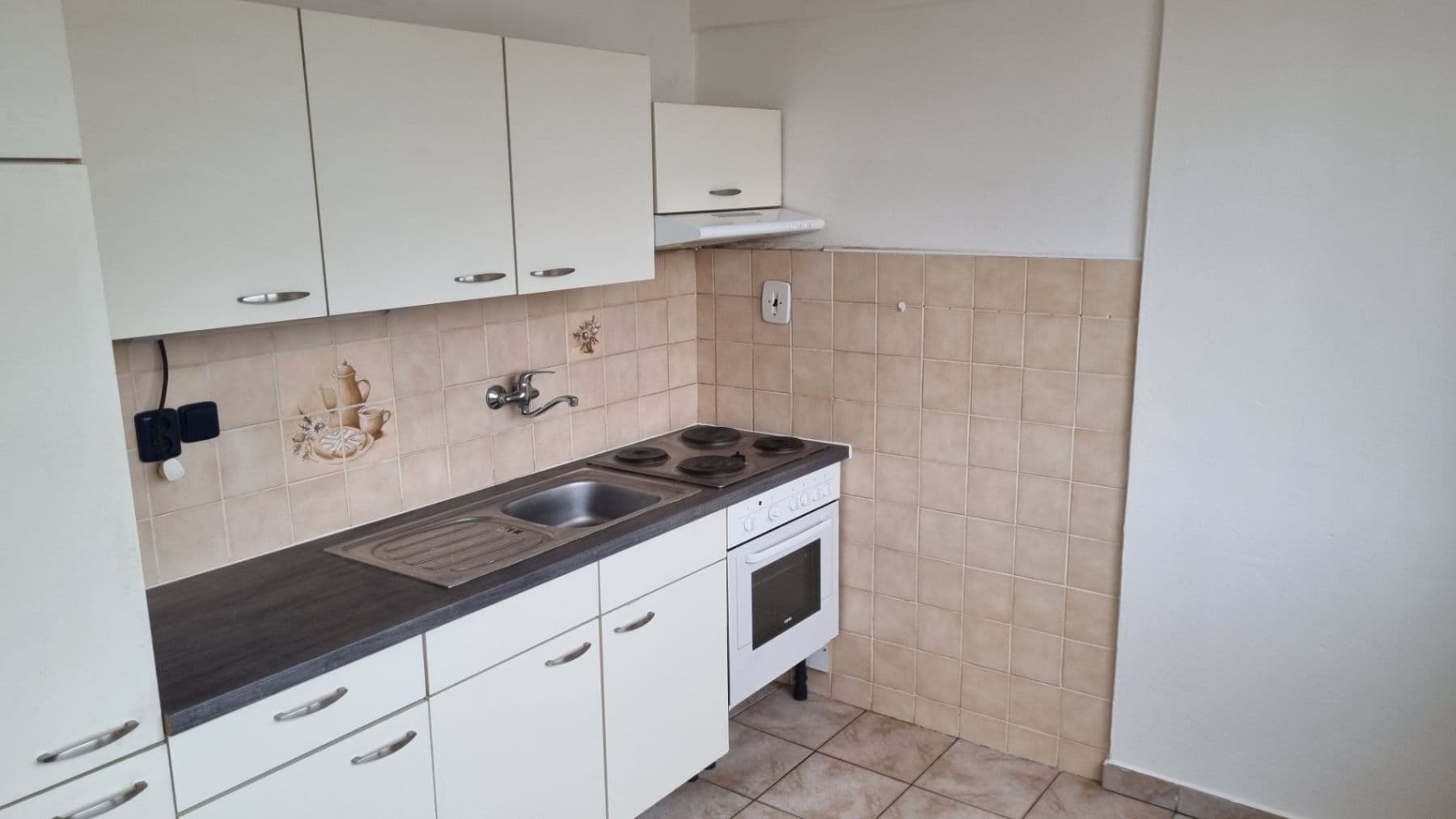 Prenájom bytu 2-izbový 65 m², Dr. E. Beneše, Bystřice, Středočeský kraj Prenájom bytu 2-izbový 65 m², Dr. E. Beneše, Bystřice, Středočeský kraj