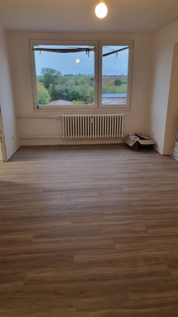 Prenájom bytu 2-izbový 65 m², Dr. E. Beneše, Bystřice, Středočeský kraj Prenájom bytu 2-izbový 65 m², Dr. E. Beneše, Bystřice, Středočeský kraj