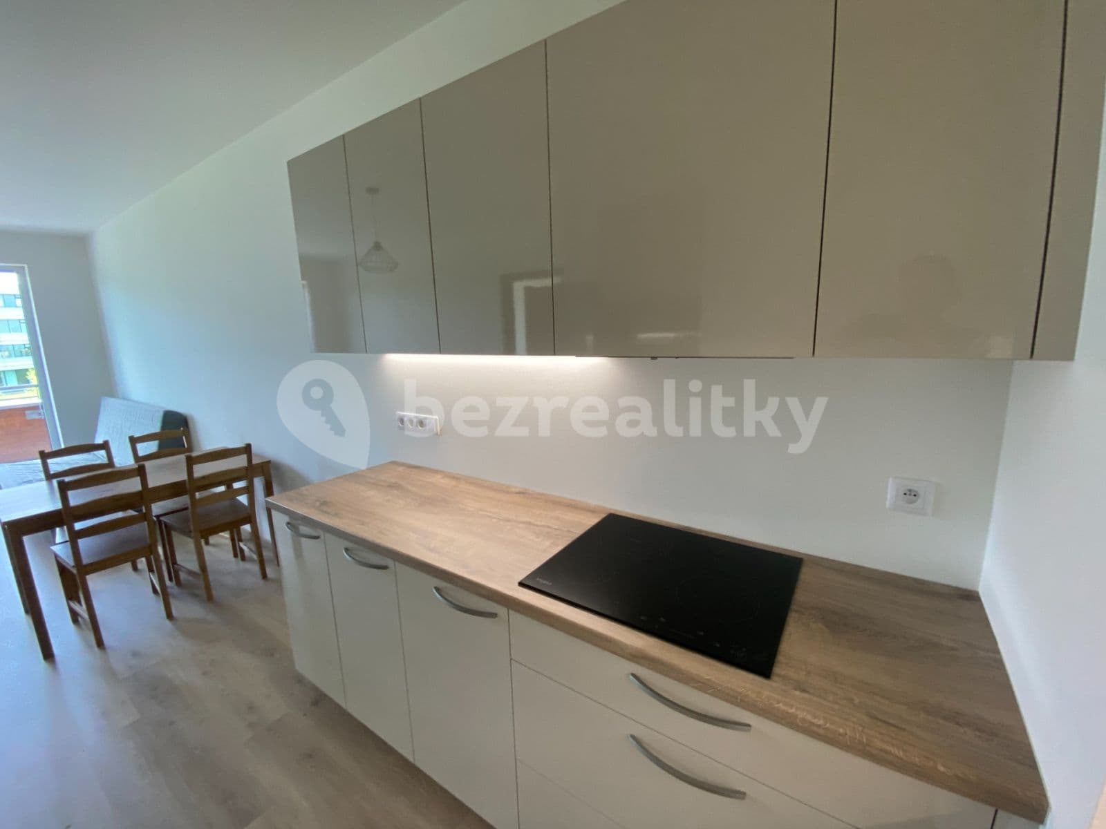 Prenájom bytu 2-izbový 52 m², K Metru, Praha, Praha Prenájom bytu 2-izbový 52 m², K Metru, Praha, Praha