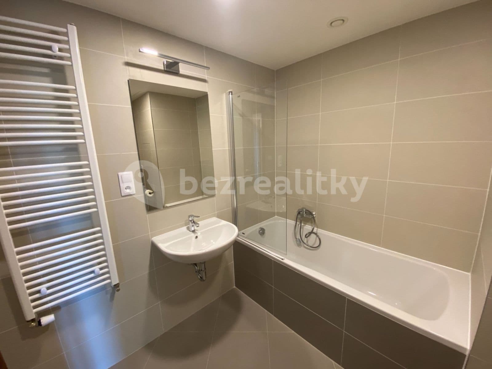Prenájom bytu 2-izbový 52 m², K Metru, Praha, Praha Prenájom bytu 2-izbový 52 m², K Metru, Praha, Praha