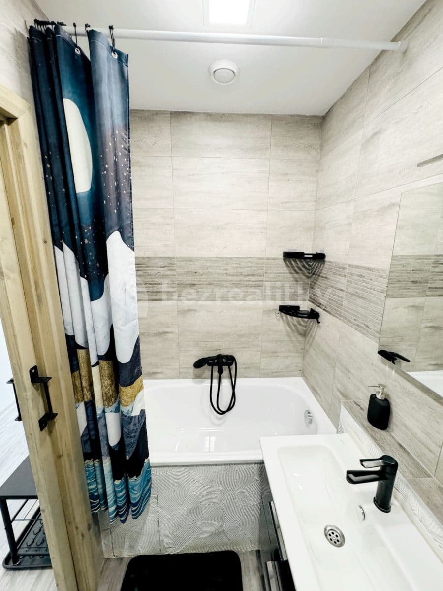 Prenájom bytu 3-izbový 60 m², Tanvaldská, Praha, Praha Prenájom bytu 3-izbový 60 m², Tanvaldská, Praha, Praha