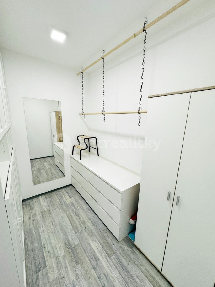 Prenájom bytu 3-izbový 60 m², Tanvaldská, Praha, Praha Prenájom bytu 3-izbový 60 m², Tanvaldská, Praha, Praha