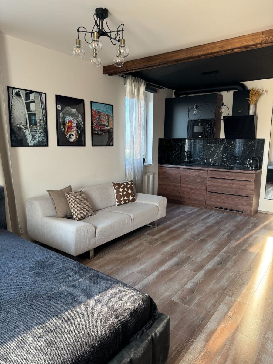 Prenájom bytu 1-izbový 42 m², Honzíkova, Praha, Praha Prenájom bytu 1-izbový 42 m², Honzíkova, Praha, Praha