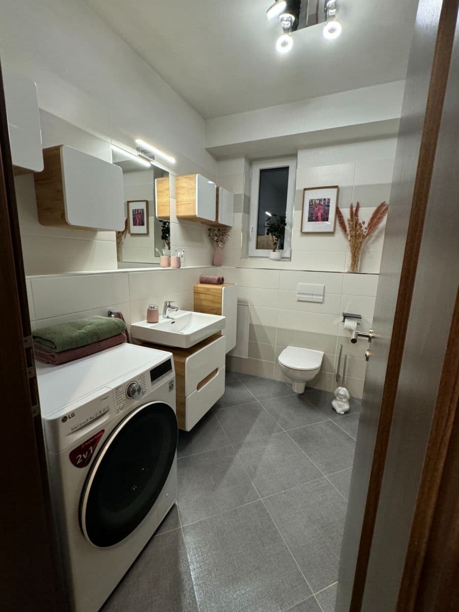 Prenájom bytu 1-izbový 42 m², Honzíkova, Praha, Praha Prenájom bytu 1-izbový 42 m², Honzíkova, Praha, Praha