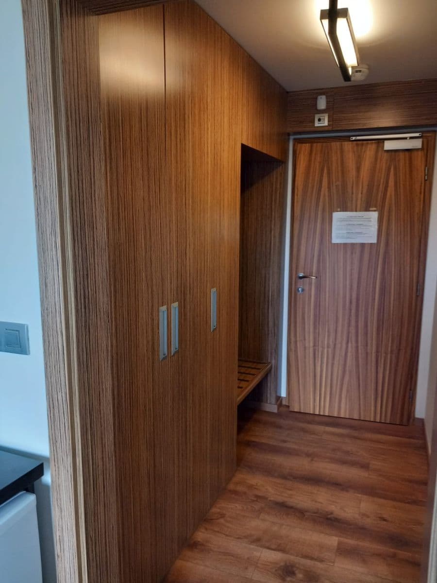 Prenájom bytu Garsoniéra 21 m², Suchdolské náměstí, Praha, Praha Prenájom bytu Garsoniéra 21 m², Suchdolské náměstí, Praha, Praha