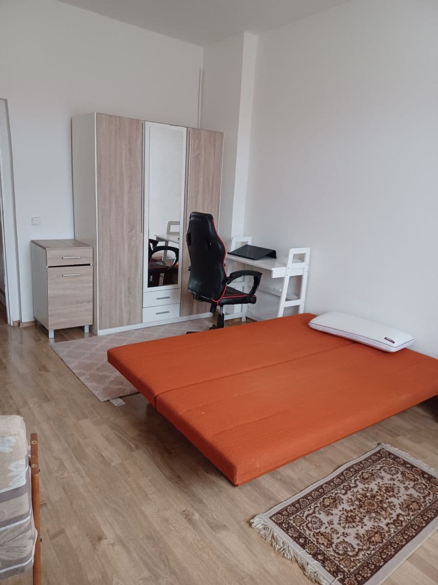Prenájom bytu 3-izbový 70 m², Korunní, Praha, Praha Prenájom bytu 3-izbový 70 m², Korunní, Praha, Praha