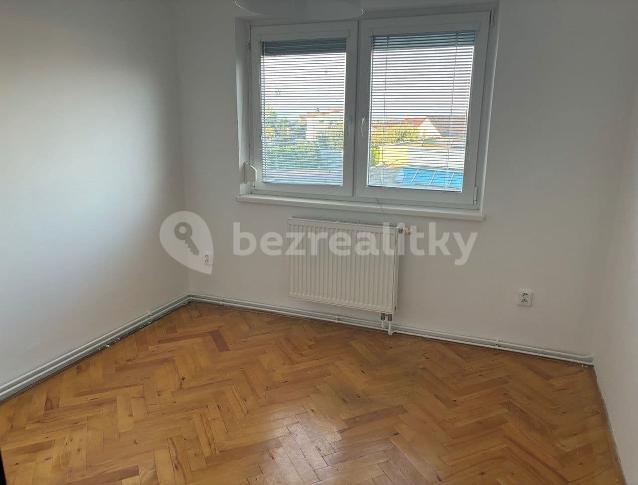 Prenájom bytu 4-izbový 100 m², Marty Rožánkové, Křelov-Břuchotín, Olomoucký kraj Prenájom bytu 4-izbový 100 m², Marty Rožánkové, Křelov-Břuchotín, Olomoucký kraj
